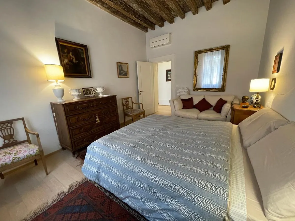 Apartment Appartamento Di Charme Venice Italy